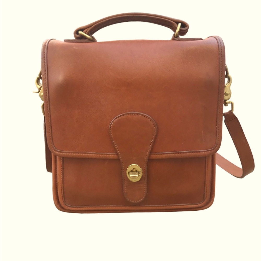 Vintage Coach British Tan Leather Station  Crossbody Bag. #5130